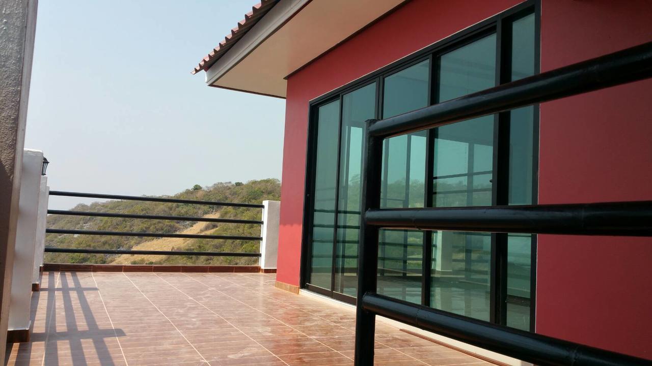 Ocean View Resort - Koh Sichang מראה חיצוני תמונה